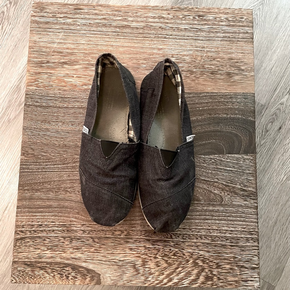 *TOMS*